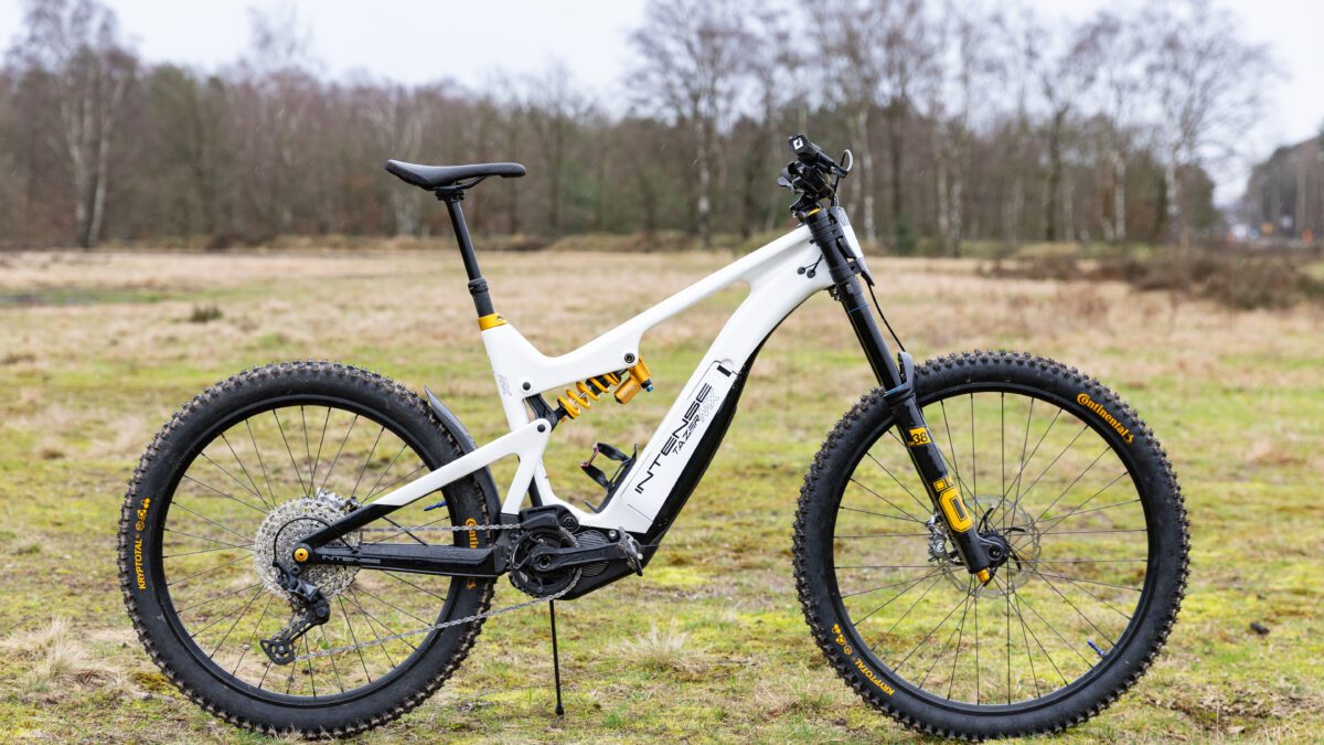 MX-GEÏNSPIREERDE E-MOUNTAINBIKES