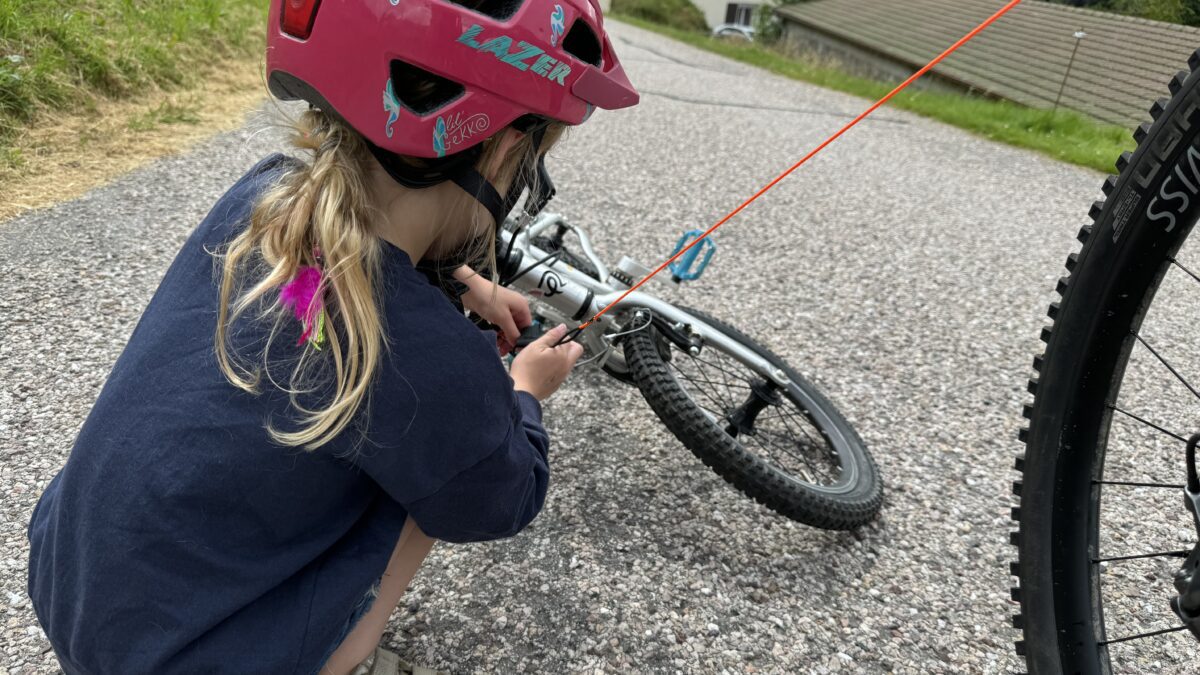 Kommit Bike Towing System