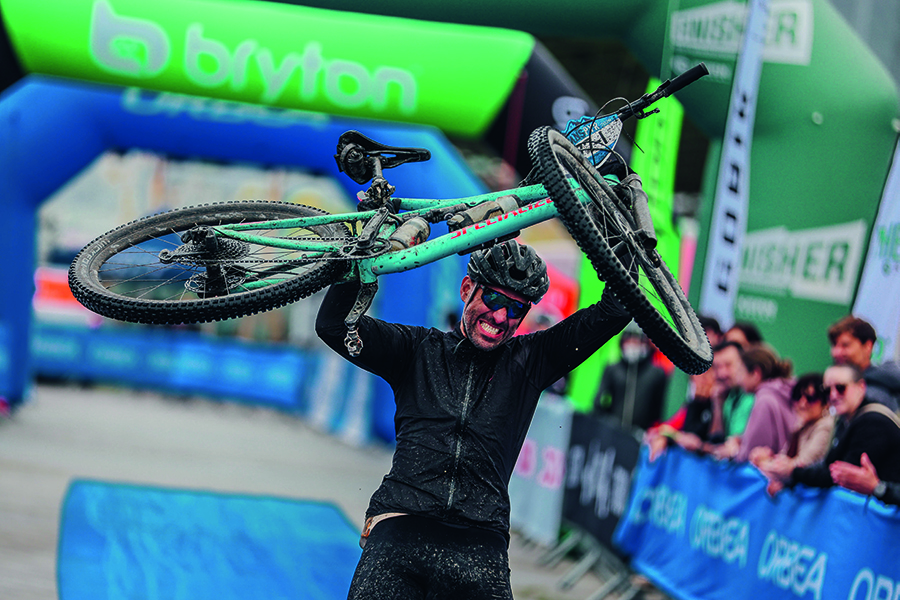 Een mountainbikerace over de Pyreneeën: de TransPyr